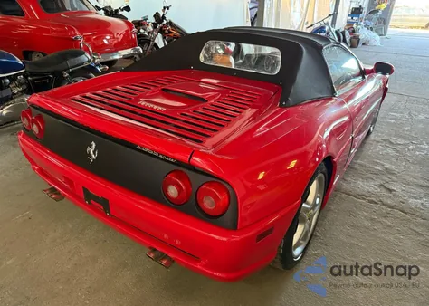 1996 Ferrari F355 Spider z USA, uszkodzony, nr VIN ZFFXR48A9T0105635